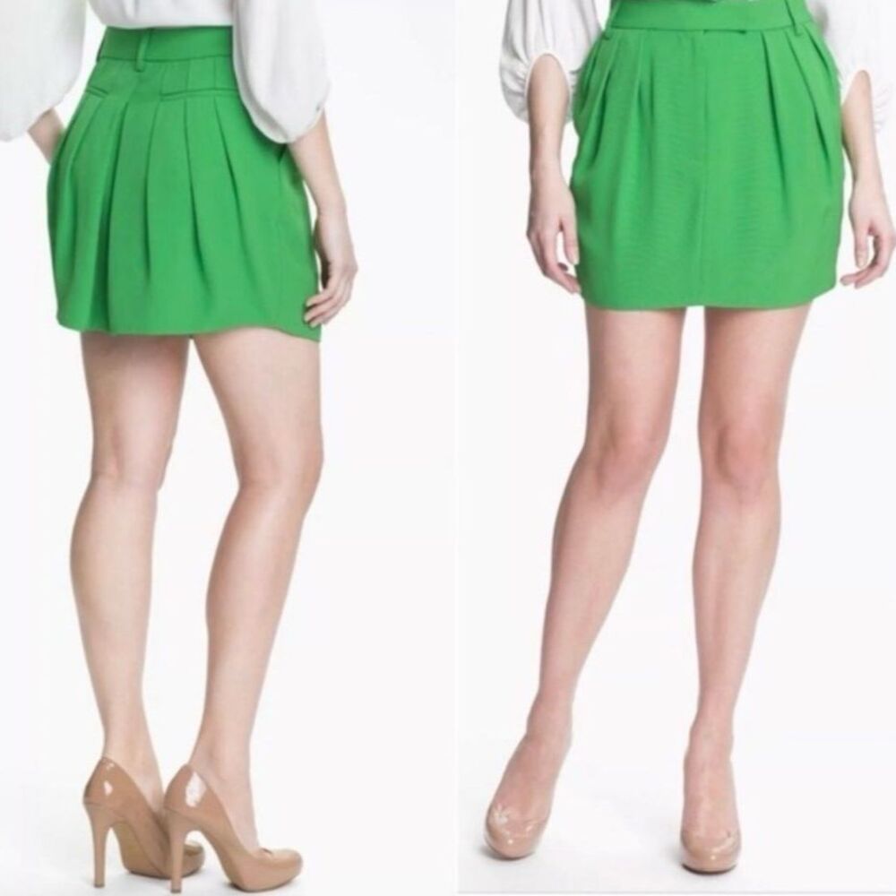 Diane Von Furstenberg Pleated Mini Skirt Size 2 Emerald Green DVF